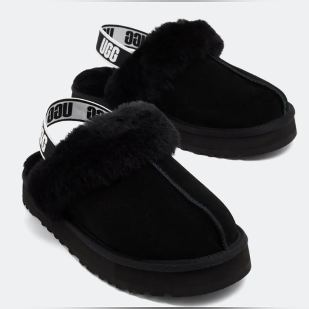 UGG Funkette Black Fluffy Shearling Slippers Big Kids Size 5 NWOT MSRP $120